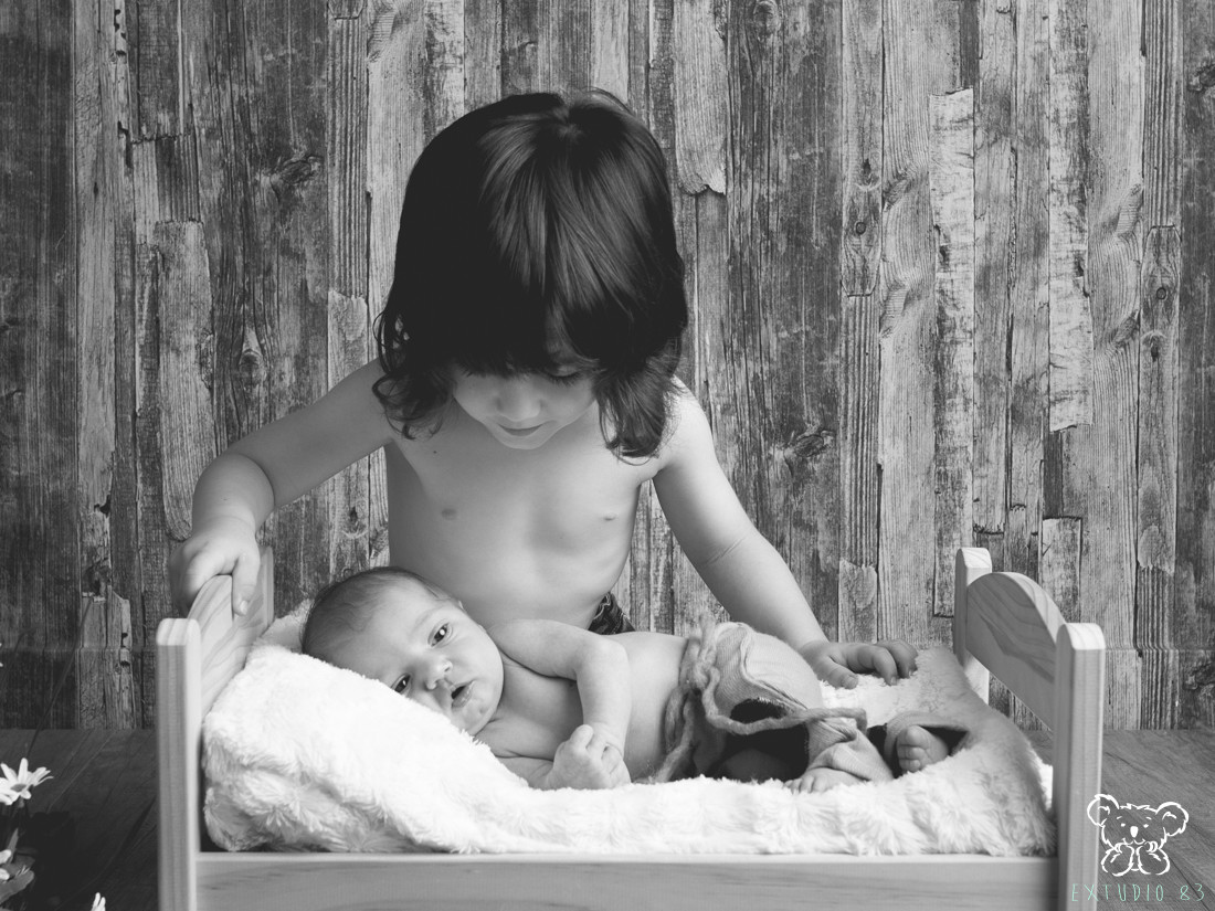 SESIONES DE FOTOS CON RECIEN NACIDOS EN PLASENCIA Y VALLE DEL JERTE - EXTUDIO 83 007