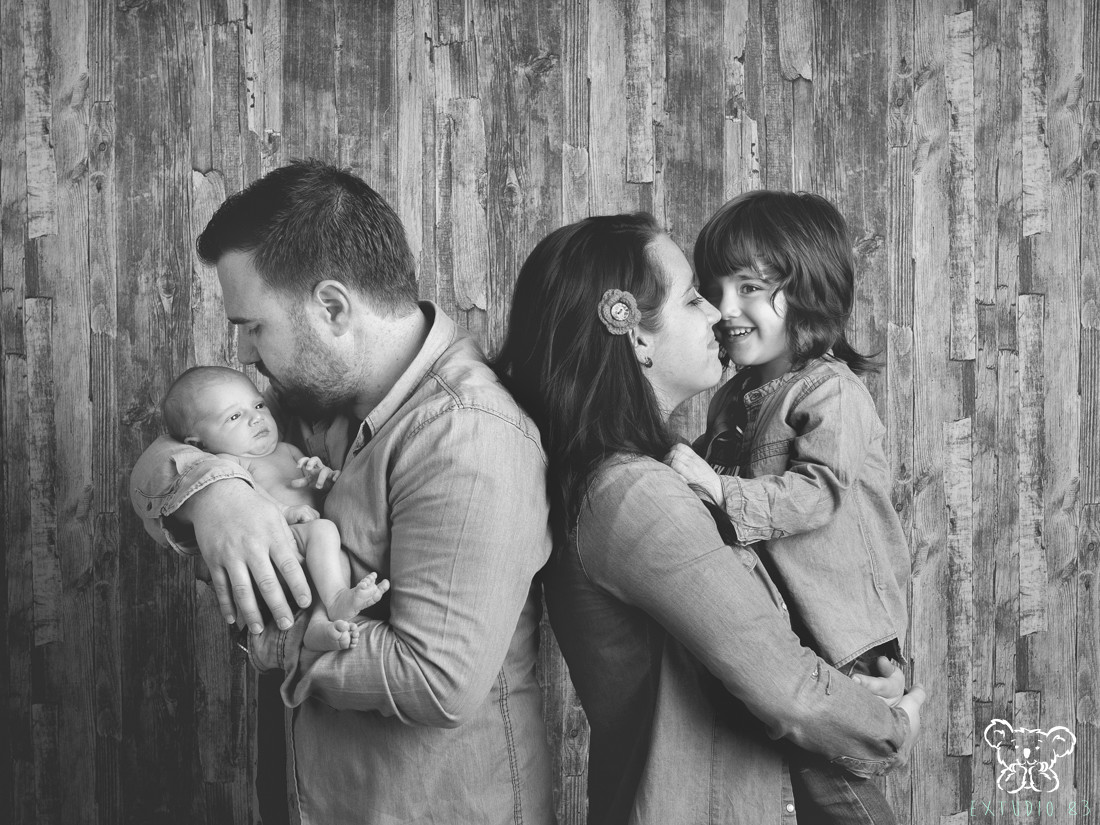 SESIONES DE FOTOS CON RECIEN NACIDOS EN PLASENCIA Y VALLE DEL JERTE - EXTUDIO 83 010